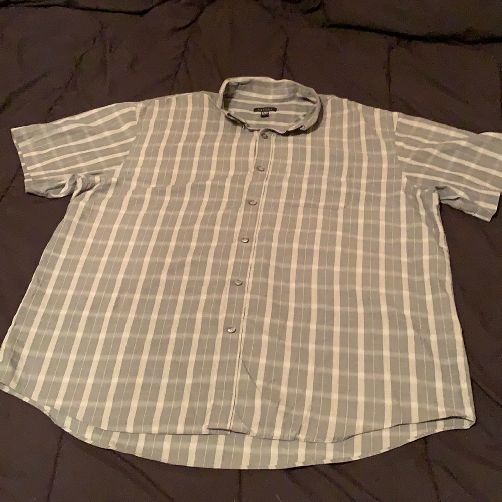 Van Huesen grey button up.